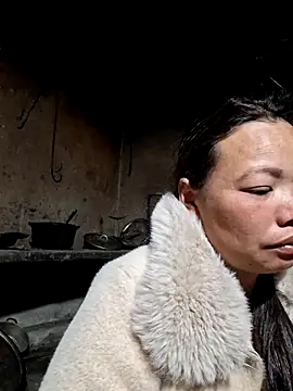 Snapshot of miomio-12 chatting on 03.26.26 miomio-12 online show from 03.26.26