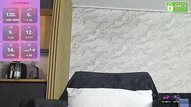 Snapshot of Daisy_Abby03 chatting on 11.01.25 Daisy Abby03 online show from 11.01.25