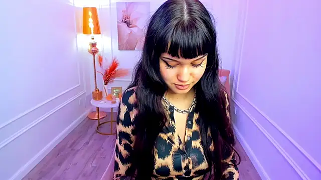 TiffanyYounge online show from 04.07.26