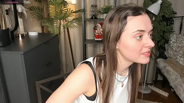 ThelmaJusto online show from 12.04.25