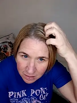 Snapshot of LaceyWestxx chatting on 11.25.25 LaceyWestxx online show from 11.25.25