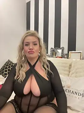 Snapshot of evedanger chatting on 11.26.25 evedanger online show from 11.26.25