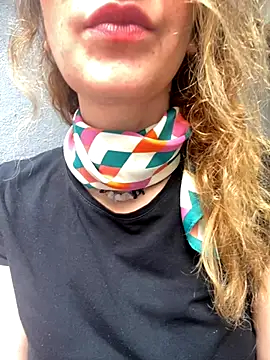 melisss2 online show from 10.17.25