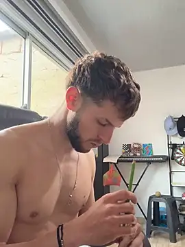 Snapshot of noah_red chatting on 11.19.25 noah red online show from 11.19.25