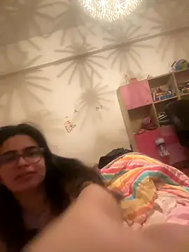 Snapshot of luciamaria01 chatting on 10.23.25 luciamaria01 online show from 10.23.25