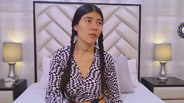 CristalShayy online show from 02.25.26