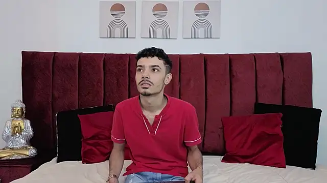 Snapshot of Timothe_Evans chatting on 10.13.25 Timothe Evans online show from 10.13.25