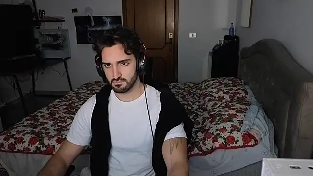 Snapshot of Al3xox02 chatting on 01.12.26 Al3xox02 online show from 01.12.26