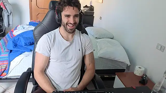 Al3xox02 online show from 04.14.26