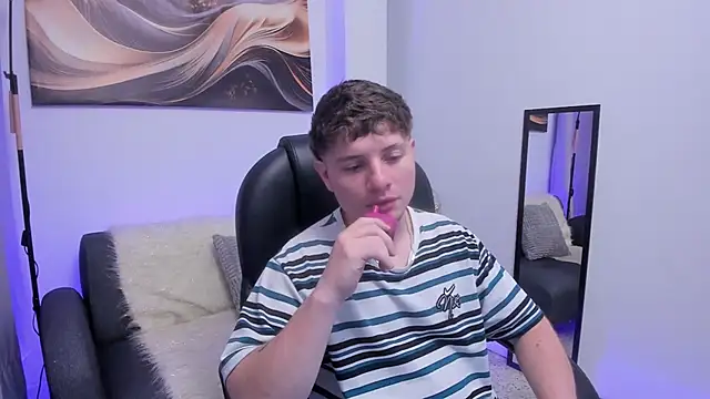 Leoo Miller online show from 12.17.25