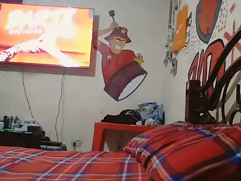 Snapshot of marco13y chatting on 10.05.25 marco13y online show from 10.05.25