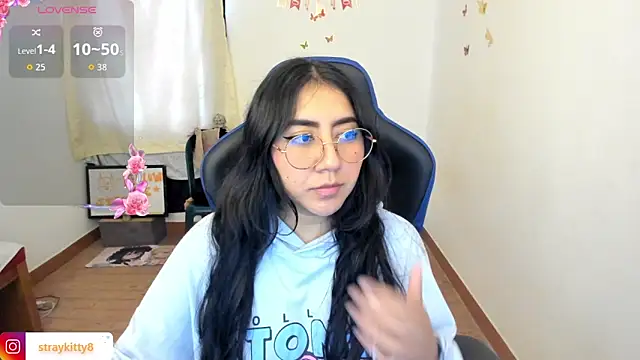 LoveLyy- online show from 04.17.26