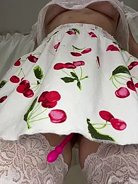 Snapshot of Aurynne chatting on 02.19.26 Aurynne online show from 02.19.26