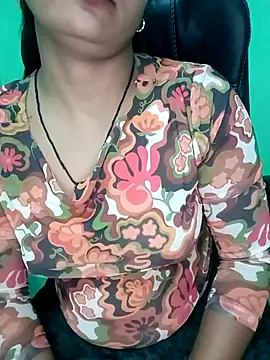 Snapshot of Rashmi_011 chatting on 10.10.25 Rashmi 011 online show from 10.10.25