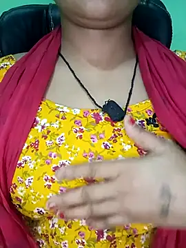 Snapshot of Rashmi_011 chatting on 10.15.25 Rashmi 011 online show from 10.15.25