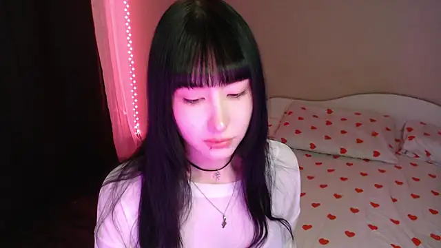 NaemiiBlush online show from 11.10.25