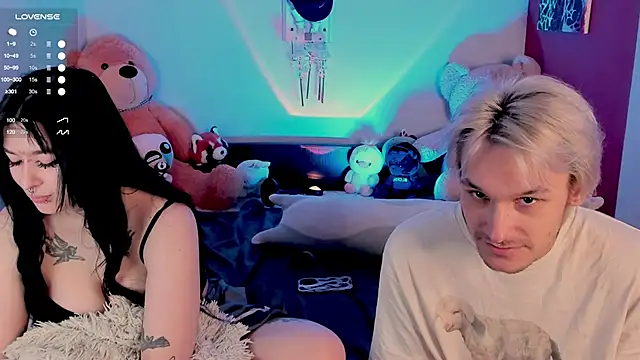 Snapshot of g4tito chatting on 10.15.25 g4tito online show from 10.15.25