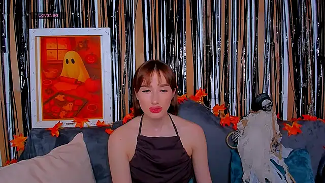 Olivia Grantt online show from 10.25.25