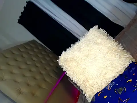 Snapshot of sexy_calista chatting on 11.04.25 sexy calista online show from 11.04.25