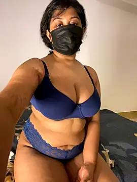 Monica  Bellucci   online show from 11.23.25