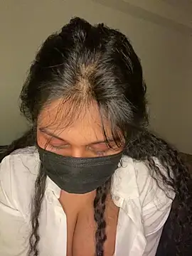 Monica  Bellucci   online show from 01.16.26