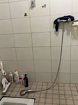 yichengm online show from 10.13.25