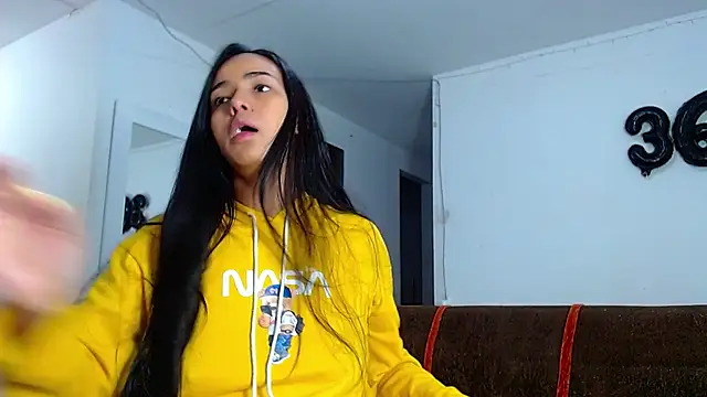 Snapshot of Kendall_honea chatting on 10.17.25 Kendall honea online show from 10.17.25