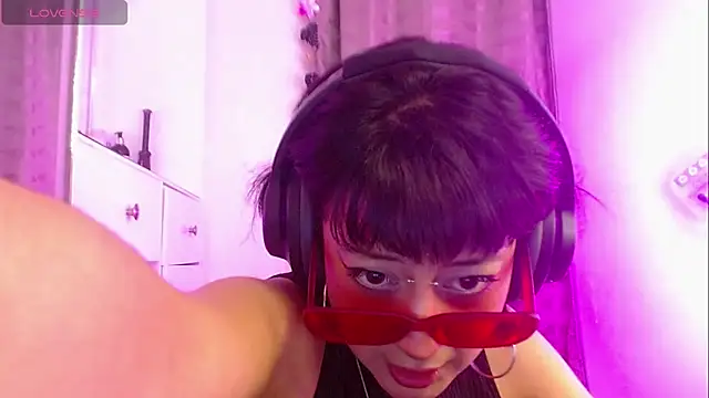 Snapshot of zora_blue777 chatting on 10.12.25 zora blue777 online show from 10.12.25