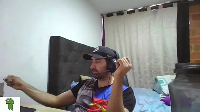 Snapshot of coolfriki chatting on 07.17.26 coolfriki online show from 07.17.26