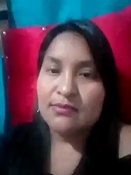 Snapshot of lucia00xx chatting on 10.13.25 lucia00xx online show from 10.13.25