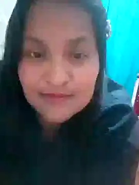 Snapshot of lucia00xx chatting on 11.02.25 lucia00xx online show from 11.02.25