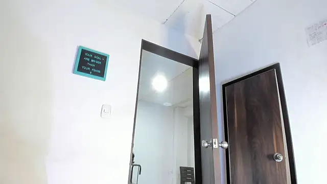 Snapshot of Dann_17_ chatting on 11.15.25 Dann 17 online show from 11.15.25