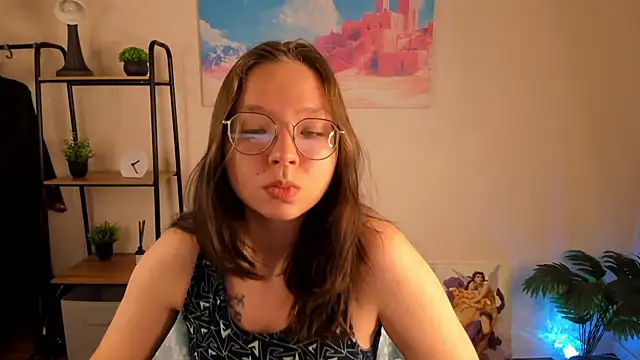 Nuura Moore online show from 10.20.25