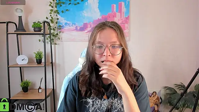 Nuura Moore online show from 10.28.25