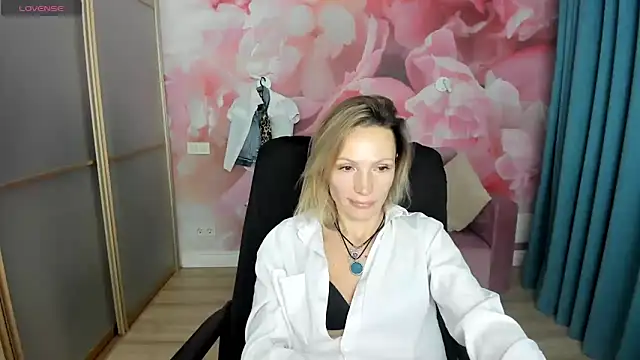 AlinaMoor online show from 01.06.26