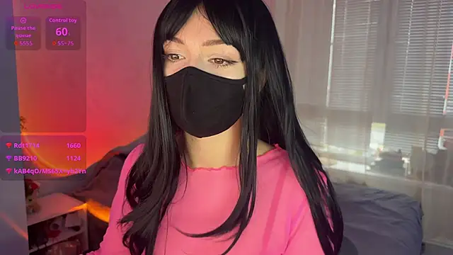 Snapshot of _Cats_eyes_ chatting on 10.18.25 Cats eyes online show from 10.18.25