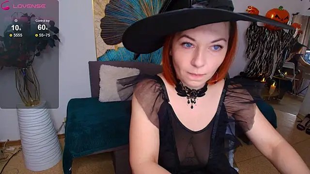 Snapshot of Serena_Foxxx chatting on 10.27.25 Serena Foxxx online show from 10.27.25