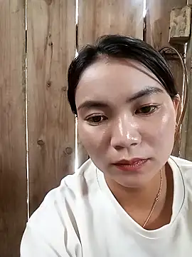 Snapshot of kun-love chatting on 10.27.25 kun-love online show from 10.27.25