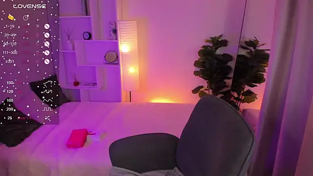 Snapshot of BlackSabbath_ chatting on 11.10.25 BlackSabbath online show from 11.10.25