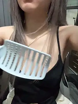 Snapshot of Beyeuuu chatting on 03.27.26 Beyeuuu online show from 03.27.26