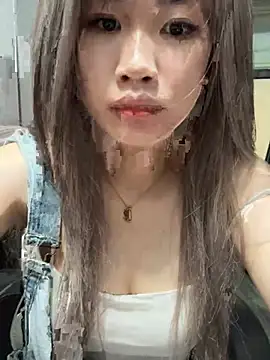 Snapshot of Beyeuuu chatting on 04.05.26 Beyeuuu online show from 04.05.26