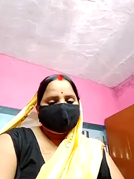 Snapshot of Cr_sonam chatting on 11.30.25 Cr sonam online show from 11.30.25