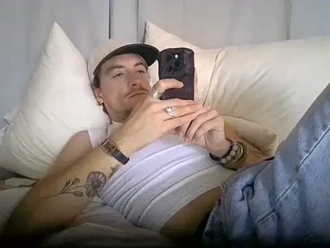 Snapshot of Dubbsssss chatting on 07.14.26 Dubbsssss online show from 07.14.26