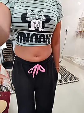 anshika0124 online show from 10.24.25