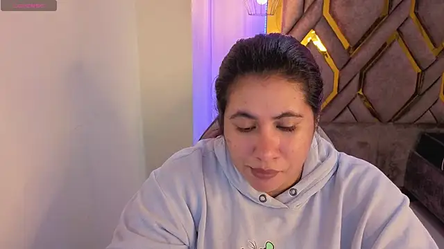 Snapshot of Addyy_02 chatting on 11.21.25 Addyy 02 online show from 11.21.25