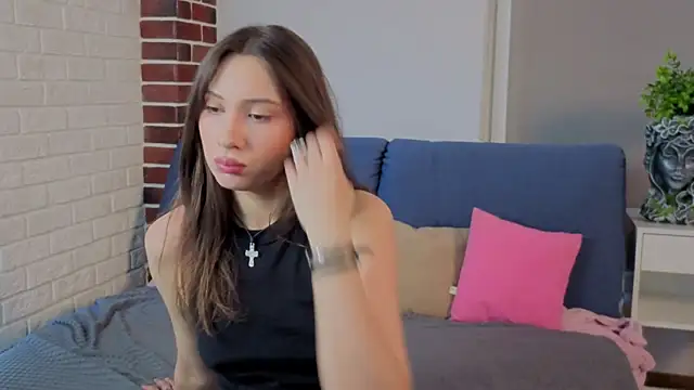 Snapshot of MissyHuf chatting on 10.18.25 MissyHuf online show from 10.18.25