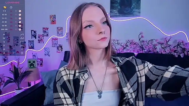 Snapshot of Golden_dawn chatting on 11.21.25 Golden dawn online show from 11.21.25