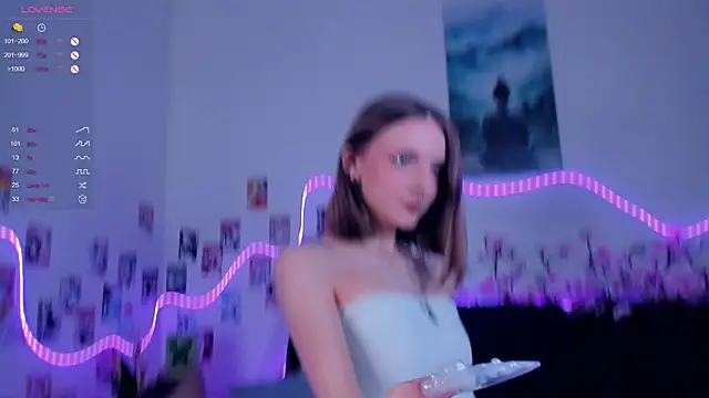 Snapshot of Golden_dawn chatting on 11.28.25 Golden dawn online show from 11.28.25