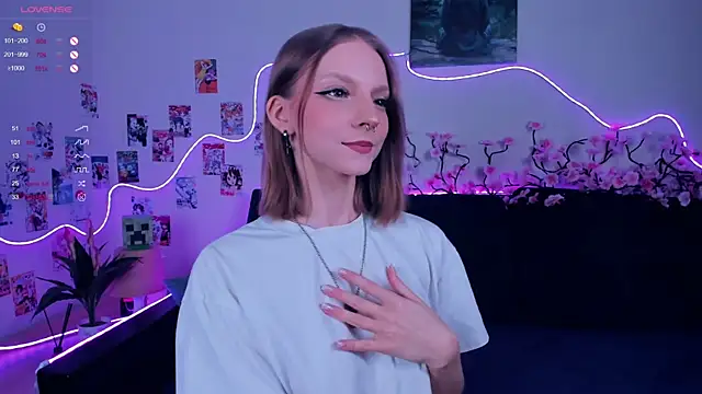 Snapshot of Golden_dawn chatting on 12.02.25 Golden dawn online show from 12.02.25