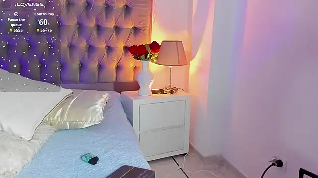 Emma Saylor online show from 11.21.25